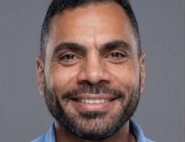 العميل Hisham Amin