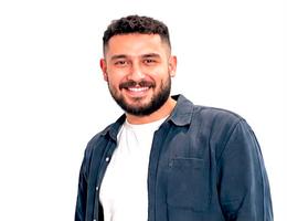 العميل Nader Farid