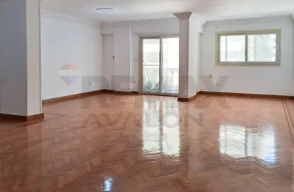 Apartment - 3 Bedrooms - 2 Bathrooms for rent in Kafr Abdo - Roushdy - Hay Sharq - Alexandria