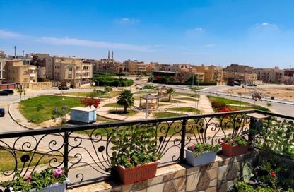 شقة - 3 غرف نوم - 3 حمامات للبيع في المجاورة الثانية - الحي الثالث شرق - مدينة الشروق - القاهرة