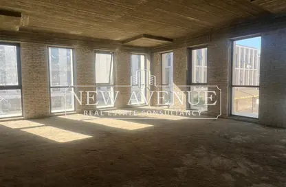 Office Space - 3 Bedrooms - 1 Bathroom for sale in Mivida - 5th Settlement Compounds - The 5th Settlement - New Cairo City - Cairo