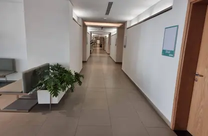 عيادة - غرفة نوم - 1 حمام للبيع في 6 ويست - بيفرلي هيلز - كمبوندات الشيخ زايد - الشيخ زايد - الجيزة