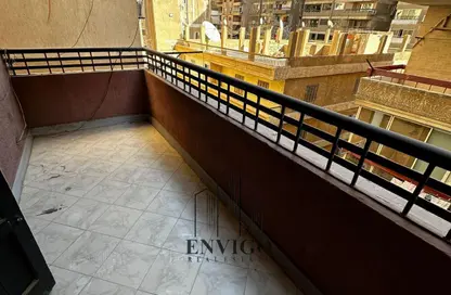 Apartment - 3 Bedrooms - 2 Bathrooms for sale in Moez Al Dawla St. - 6th Zone - Nasr City - Cairo
