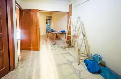 محل تجاري - استوديو - 1 حمام للايجار في فيكتوريا - حي اول المنتزة - الاسكندرية