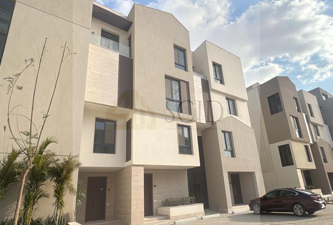 2PCYm79DYg4 - الصورة الرئيسية للعقار