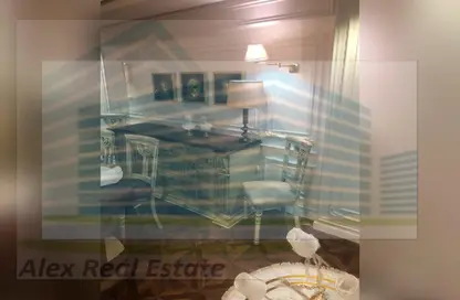 شقة - 3 غرف نوم - 3 حمامات للايجار في شارع سانت جين - كفر عبده - رشدي - حي شرق - الاسكندرية