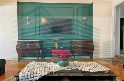 Apartment - 2 Bedrooms - 1 Bathroom for rent in Al Ghardaqah St. - San Stefano - Hay Sharq - Alexandria