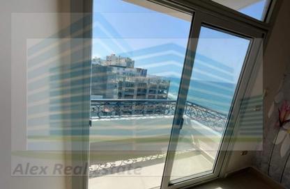 Apartment - 3 Bedrooms - 1 Bathroom for rent in Al Geish Road - Camp Chezar - Hay Wasat - Alexandria