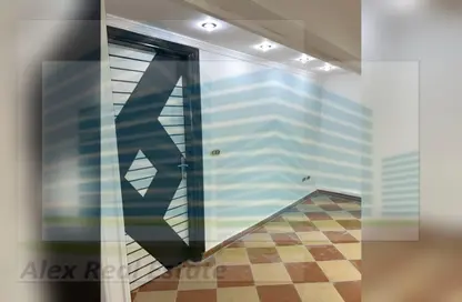 مساحات مكتبية - استوديو - 1 حمام للايجار في متفرع من شارع جينى كريز - سان ستيفانو - حي شرق - الاسكندرية