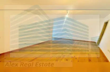 شقة - 3 غرف نوم - 2 حمامات للايجار في شارع خليل مطران - سابا باشا - حي شرق - الاسكندرية