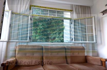 Apartment - 3 Bedrooms - 1 Bathroom for rent in Al Fath St. - Fleming - Hay Sharq - Alexandria