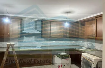 شقة - 3 غرف نوم - 2 حمامات للايجار في شارع البرت الاول - سموحة - حي شرق - الاسكندرية