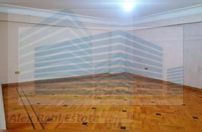 Apartment - 3 Bedrooms - 3 Bathrooms for rent in Al Shaheed Kamal Eldin Salah St. - Smouha - Hay Sharq - Alexandria