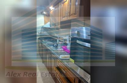 Apartment - 3 Bedrooms - 2 Bathrooms for rent in Kafr Abdo St. - Kafr Abdo - Roushdy - Hay Sharq - Alexandria