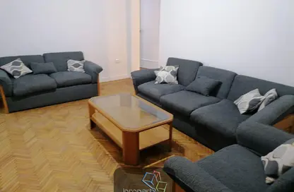 شقة - 3 غرف نوم - 1 حمام للايجار في شارع عبد الحميد الديب - ثروت - حي شرق - الاسكندرية