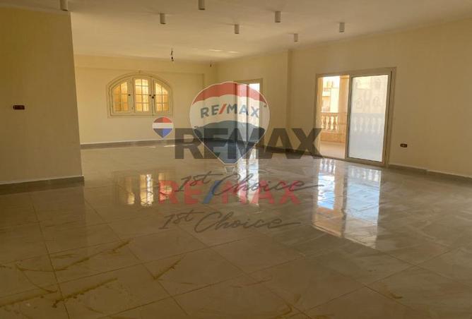 7040602 - Property Image 2