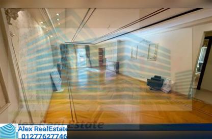 Apartment - 3 Bedrooms - 2 Bathrooms for rent in Albert Al Awal St. - Smouha - Hay Sharq - Alexandria