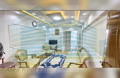 Apartment - 3 Bedrooms - 1 Bathroom for rent in Mohamed Fawzy Moaz St. - Smouha - Hay Sharq - Alexandria