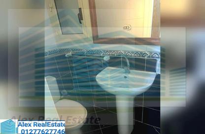 Apartment - 3 Bedrooms - 3 Bathrooms for rent in Gleim Square - Glim - Hay Sharq - Alexandria