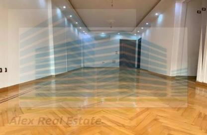 Apartment - 3 Bedrooms - 3 Bathrooms for rent in Roushdy St. - Roushdy - Hay Sharq - Alexandria