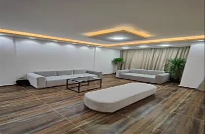 شقة - 2 غرف نوم - 2 حمامات للايجار في شارع شهاب - المهندسين - الجيزة