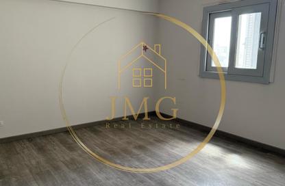 Apartment - 4 Bedrooms - 3 Bathrooms for sale in Mohamed Fawzy Moaz St. - Smouha - Hay Sharq - Alexandria
