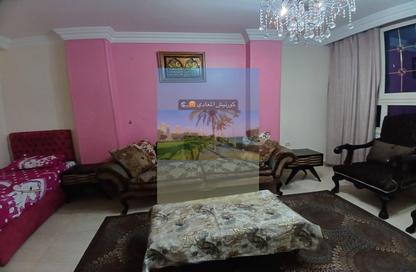 Apartment - 2 Bedrooms - 1 Bathroom for rent in Cornish El Nile St. - Maadi - Hay El Maadi - Cairo