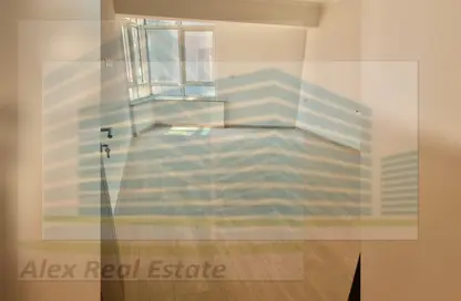 شقة - 3 غرف نوم - 2 حمامات للايجار في ميدان سموحة - سموحة - حي شرق - الاسكندرية