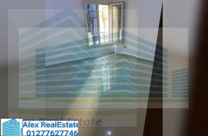 Apartment - 3 Bedrooms - 2 Bathrooms for rent in Shaarawy St. - Laurent - Hay Sharq - Alexandria