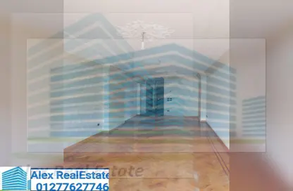 شقة - 3 غرف نوم - 2 حمامات للايجار في شارع محمد فوزي معاذ - سموحة - حي شرق - الاسكندرية