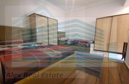 Apartment - 3 Bedrooms - 1 Bathroom for rent in Madkhal Sharkt Al Nakhl Wa Al Handasa St. - Smouha - Hay Sharq - Alexandria