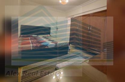 Apartment - 3 Bedrooms - 1 Bathroom for rent in Madkhal Sharkt Al Nakhl Wa Al Handasa St. - Smouha - Hay Sharq - Alexandria