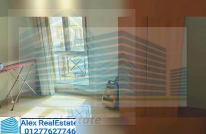 Apartment - 3 Bedrooms - 2 Bathrooms for rent in Madkhal Sharkt Al Nakhl Wa Al Handasa St. - Smouha - Hay Sharq - Alexandria
