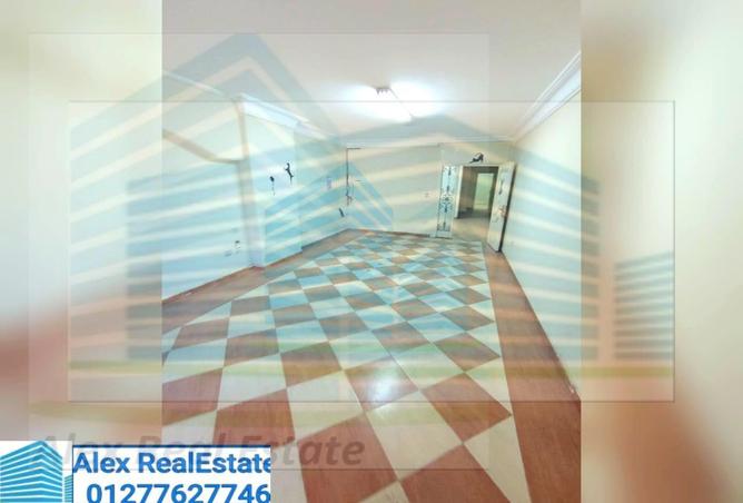 7033303 - Property Image 3