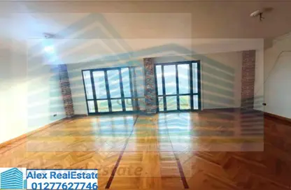 دوبلكس - 5 غرف نوم - 3 حمامات للايجار في ميدان جليم - جليم - حي شرق - الاسكندرية