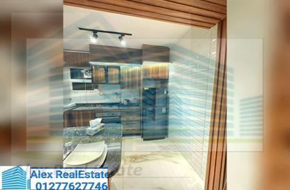 Apartment - 2 Bedrooms - 1 Bathroom for rent in Smouha Square - Smouha - Hay Sharq - Alexandria