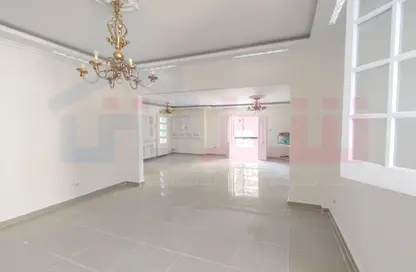 شقة - 3 غرف نوم - 2 حمامات للبيع في جليم - حي شرق - الاسكندرية