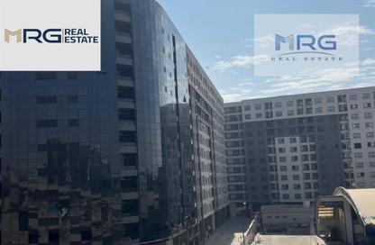 Apartment - 3 Bedrooms - 2 Bathrooms for sale in Katameya Gate - El Katameya Compounds - El Katameya - New Cairo City - Cairo Apartment - 3 Bedrooms - 2 Bathrooms for sale in Katameya Gate - El Katameya Compounds - El Katameya - New Cairo City - Cairo
