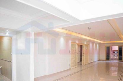 Apartment - 3 Bedrooms - 2 Bathrooms for sale in Ahmed Zewail Square - Waboor Elmayah - Hay Wasat - Alexandria