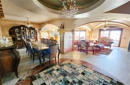 Apartment - 6 Bedrooms - 3 Bathrooms for sale in Zaki Ragab St. - Smouha - Hay Sharq - Alexandria