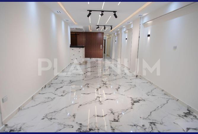 7060210 - Property Image 2