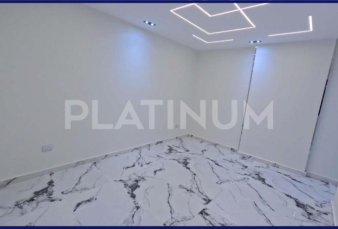 7060210 - Property Image 3