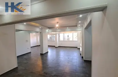 شقة - 5 غرف نوم - 2 حمامات للبيع في شارع الشعب - الهرم - حي الهرم - الجيزة