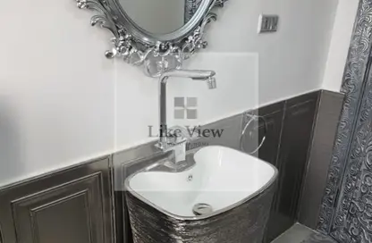 شقة - 4 غرف نوم - 3 حمامات للايجار في شارع العروبه - الكوربة - مصر الجديدة - القاهرة