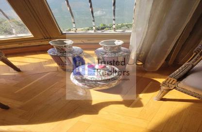 Apartment - 4 Bedrooms - 3 Bathrooms for sale in Cornish El Nile St. - Maadi - Hay El Maadi - Cairo Apartment - 4 Bedrooms - 3 Bathrooms for sale in Cornish El Nile St. - Maadi - Hay El Maadi - Cairo