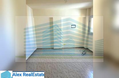 Apartment - 3 Bedrooms - 2 Bathrooms for rent in Zaki Ragab St. - Smouha - Hay Sharq - Alexandria