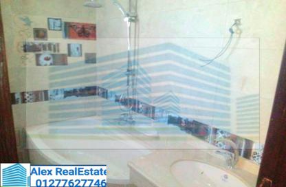 Apartment - 3 Bedrooms - 2 Bathrooms for rent in Al Geish Road - Laurent - Hay Sharq - Alexandria