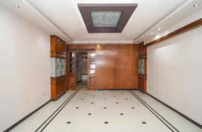 شقة - 3 غرف نوم - 2 حمامات للايجار في شارع الدلتا - سبورتنج - حي شرق - الاسكندرية