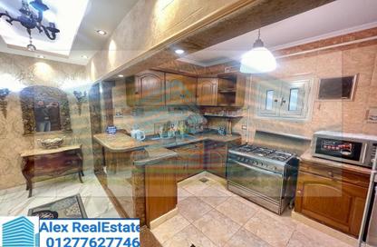 Apartment - 2 Bedrooms - 1 Bathroom for rent in Al Mosheer Ahmed Ismail St. - Sidi Gaber - Hay Sharq - Alexandria