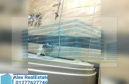 Apartment - 3 Bedrooms - 1 Bathroom for rent in Al Mosheer Ahmed Ismail St. - Sidi Gaber - Hay Sharq - Alexandria